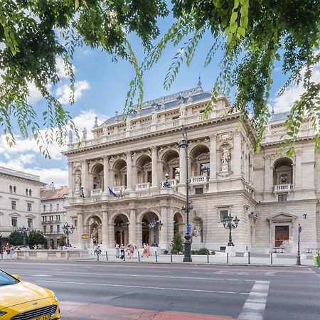 Modern Penthouse In A Century Old Building Apartment Budapest Exterior photo